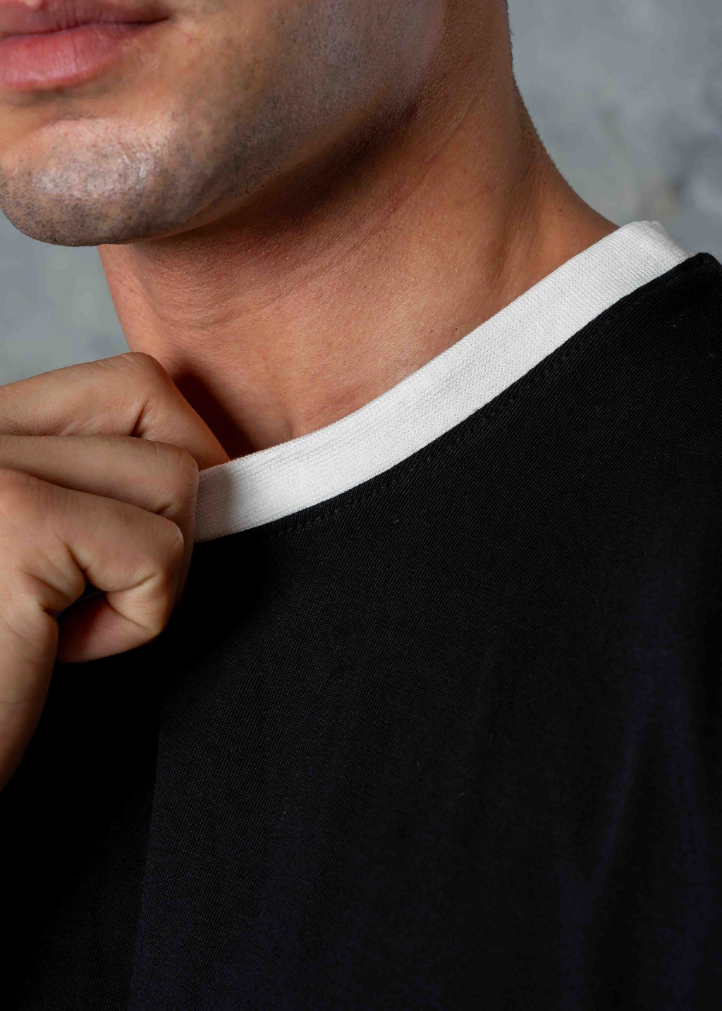 Regular Fit Contrast Trim Crewneck T-Shirt - black